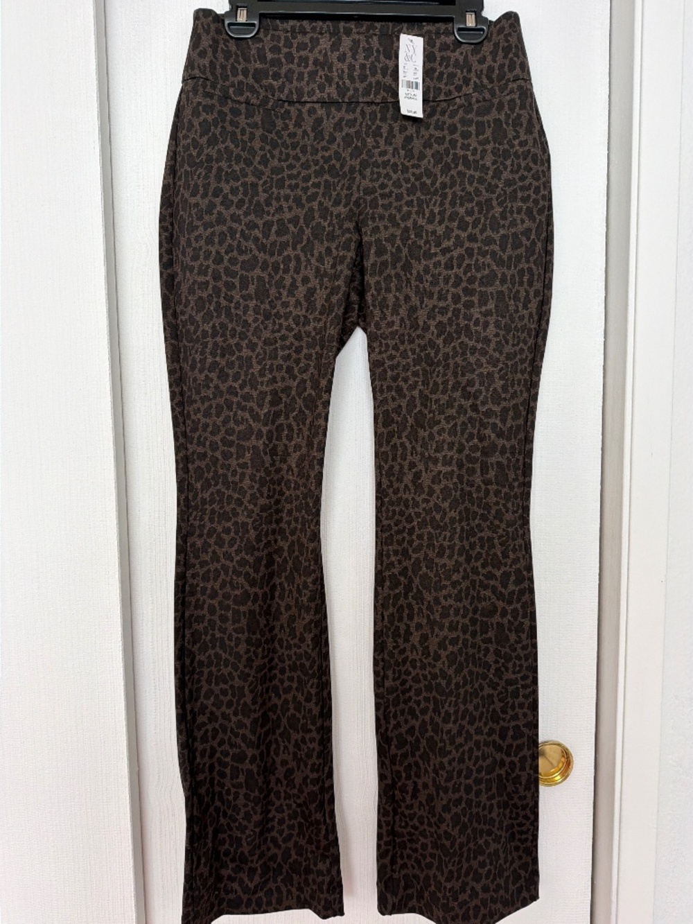 New York & Company Leopard Print Pants Size Medium NWT